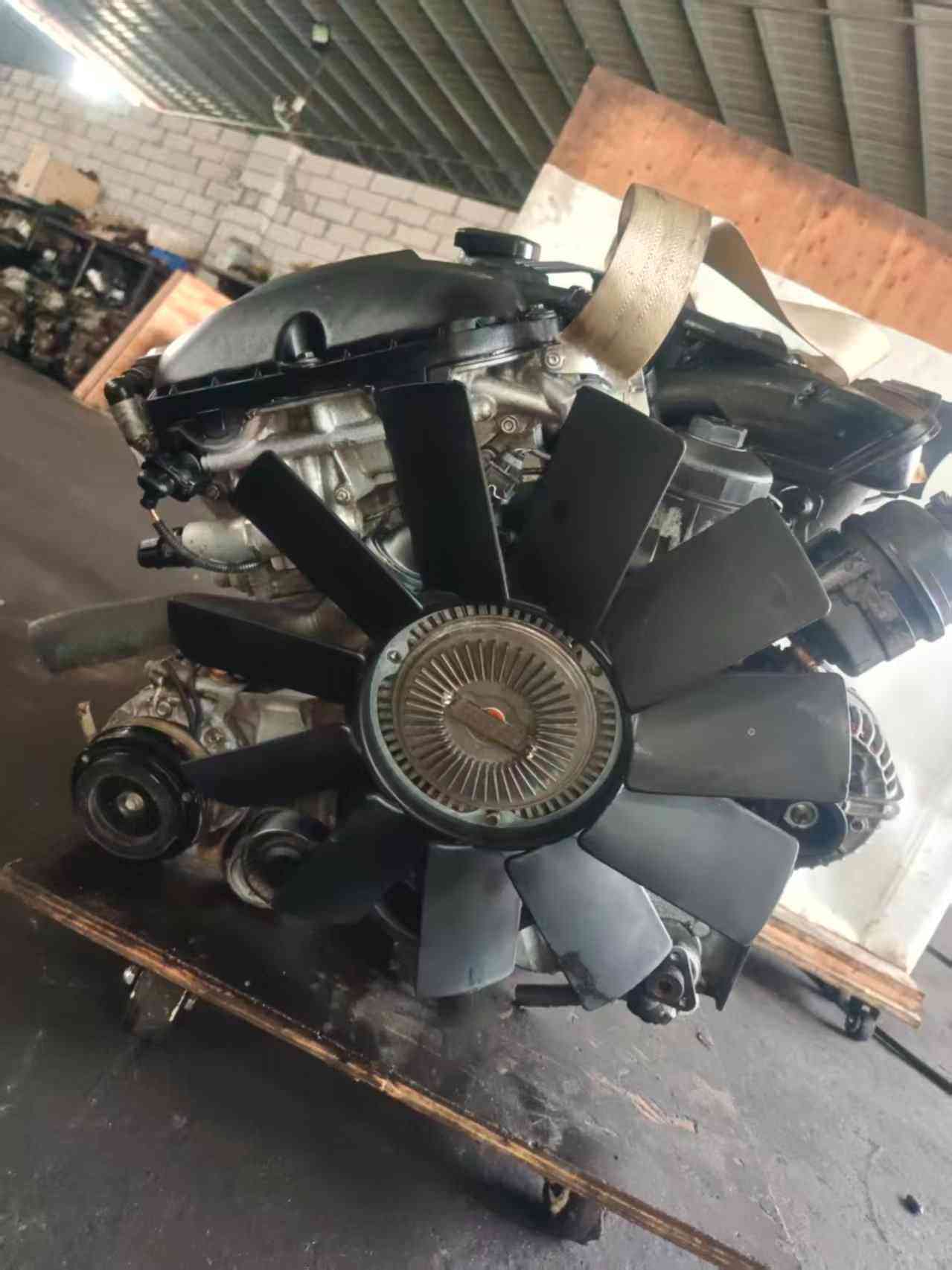 BMW M54B30 Engine Components and Details