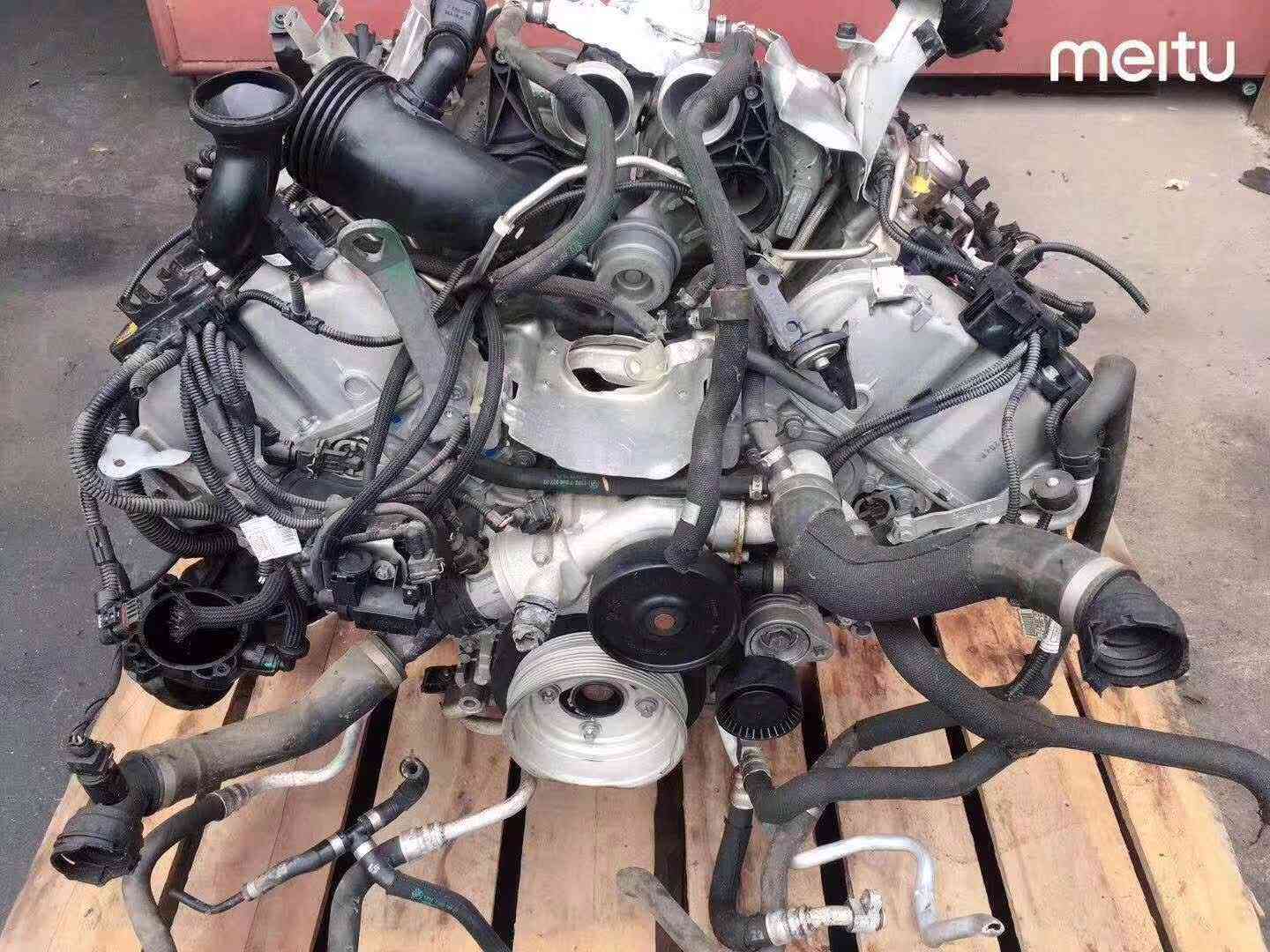 BMW S63 V8 Engine Components and Details