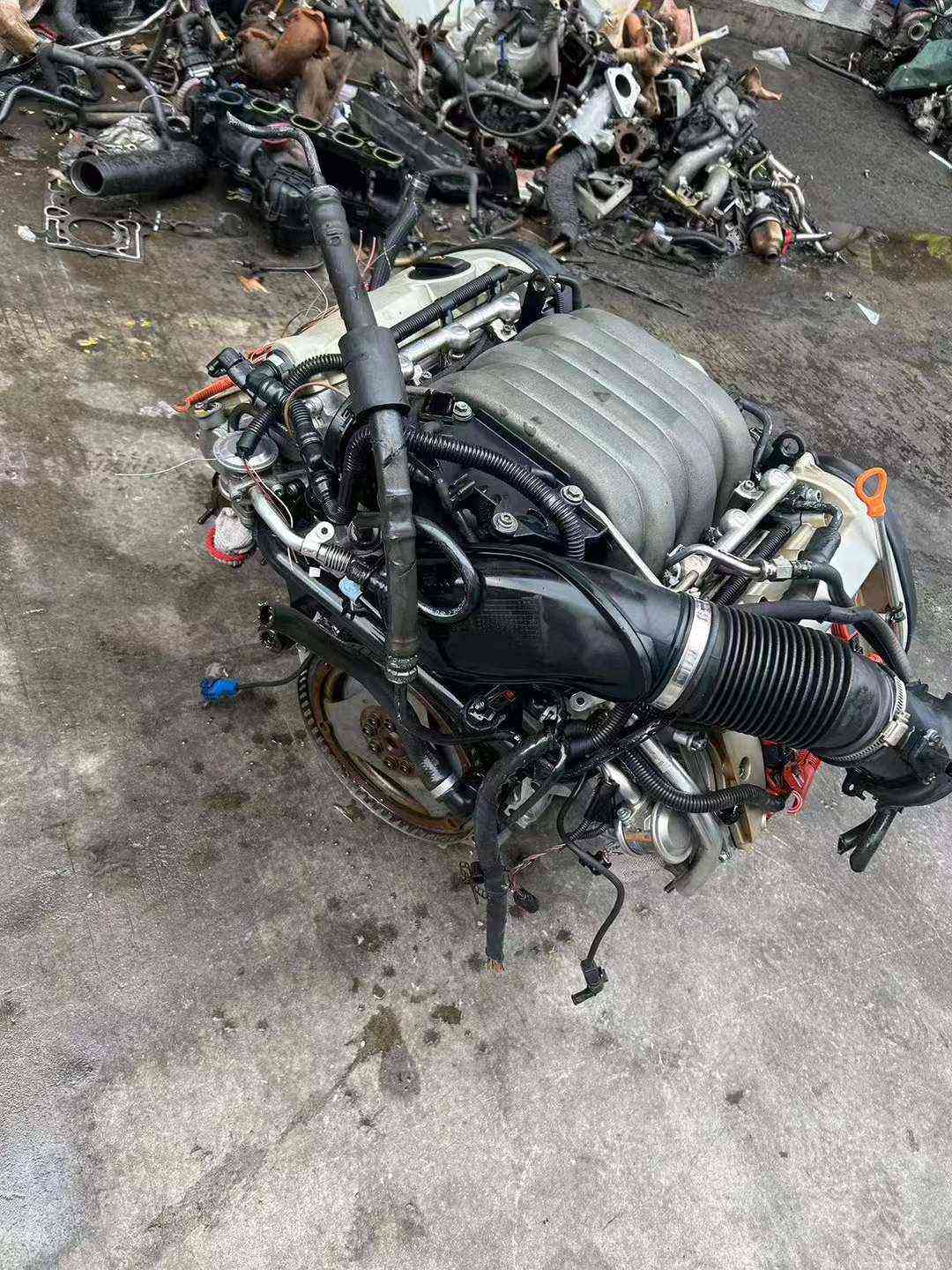 Audi BBJ engine side view