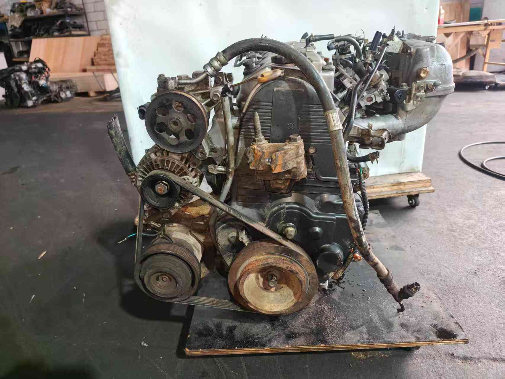 Honda F23A complete engine with alternator and pulley system