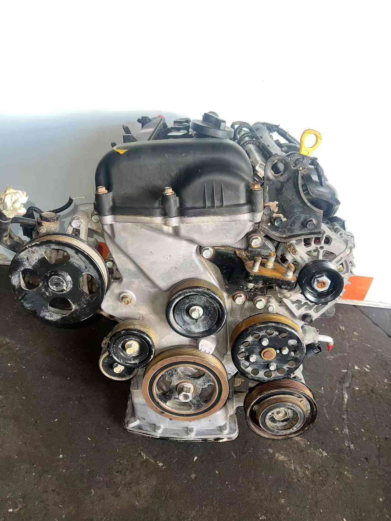 Hyundai G4FA engine components and mechanical details