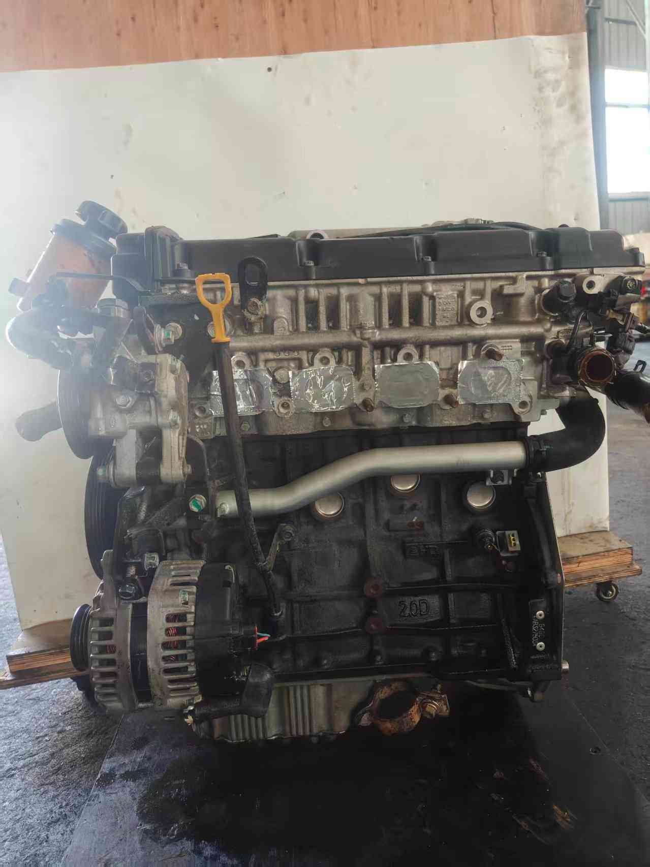 Hyundai G4GC used engine side view with original components