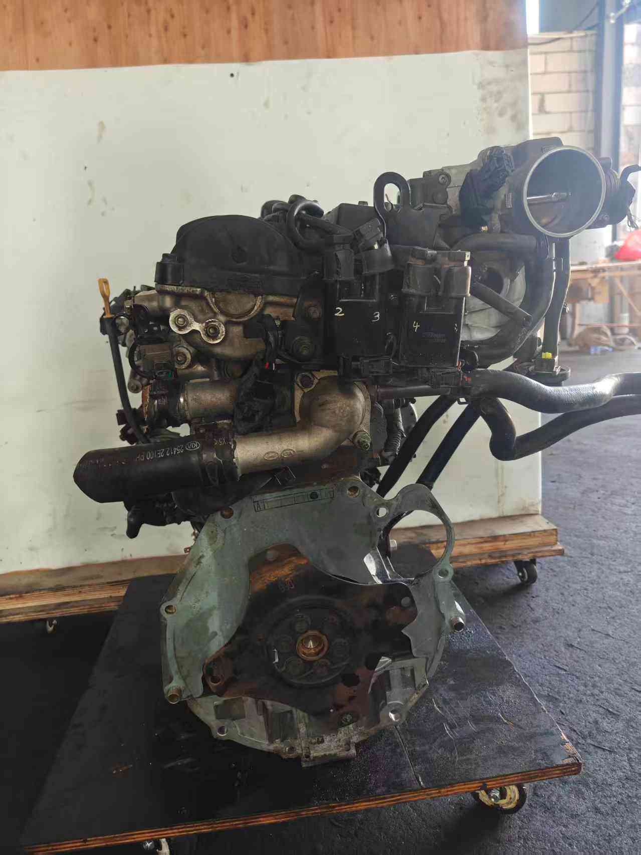 Hyundai G4GC engine components and mechanical details