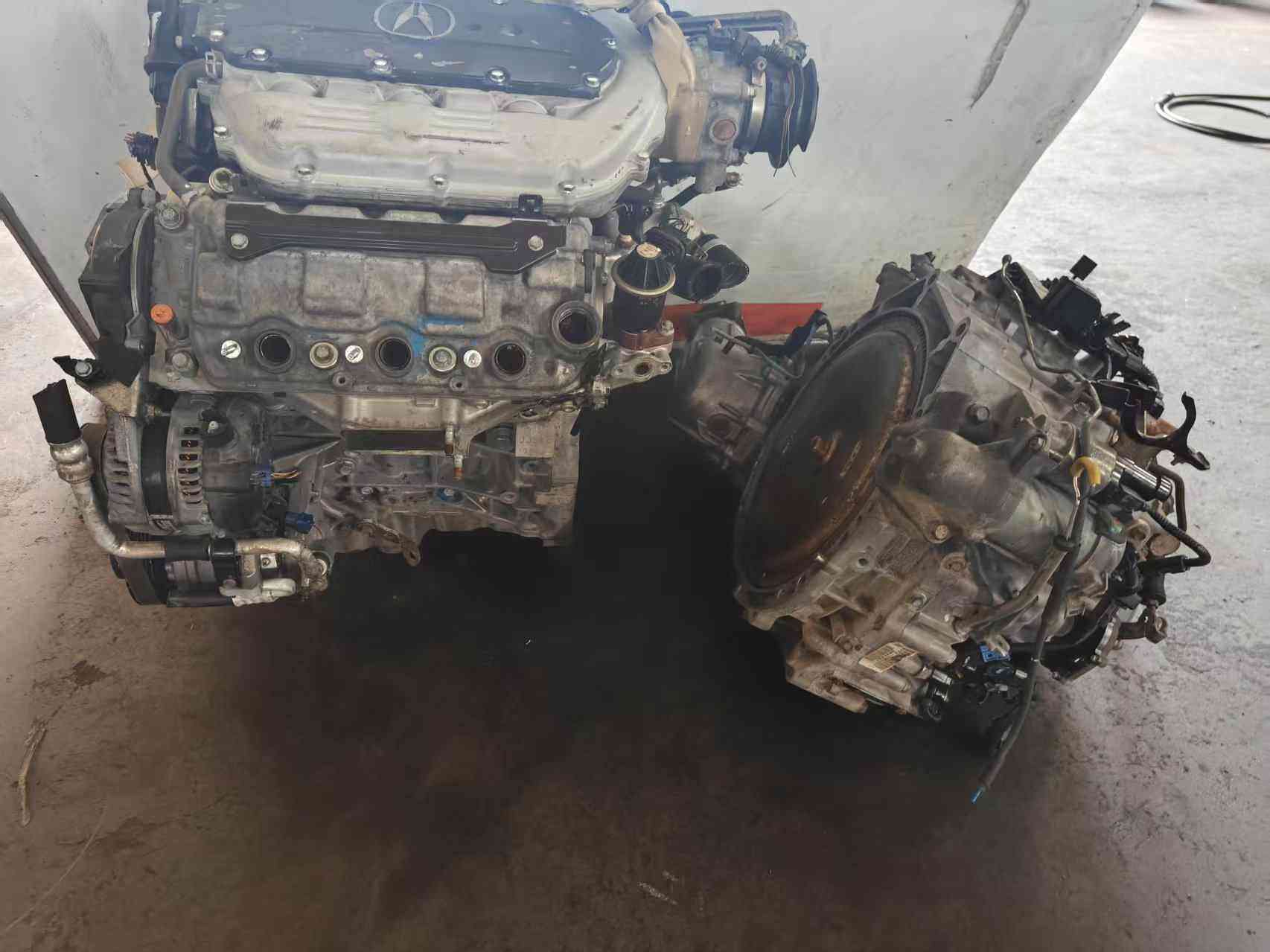 Honda J35A5 used engine with AWD automatic transmission intake side