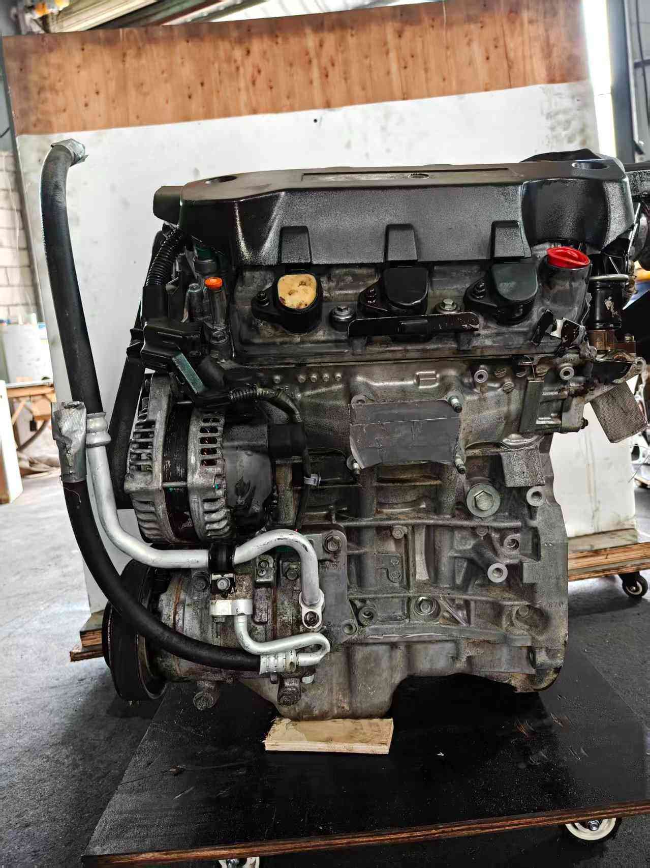 Honda J35Z4 complete engine full side view