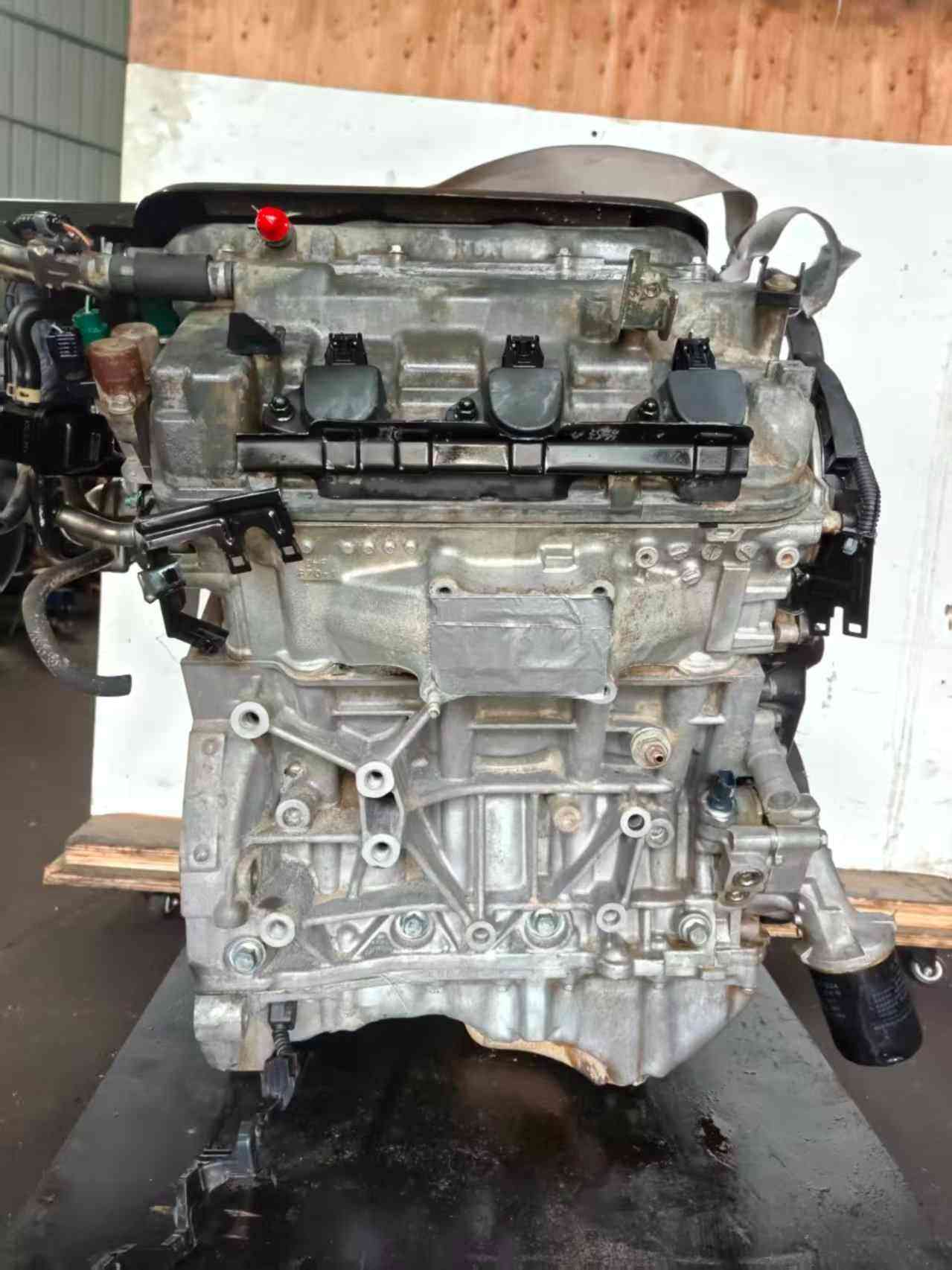 Honda J35Z4 used V6 engine intake manifold side view
