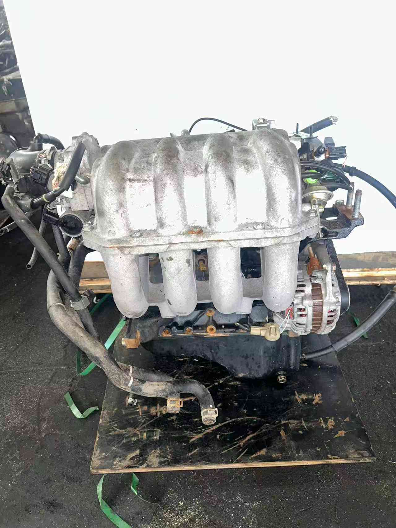 Mazda ZM engine engine block view