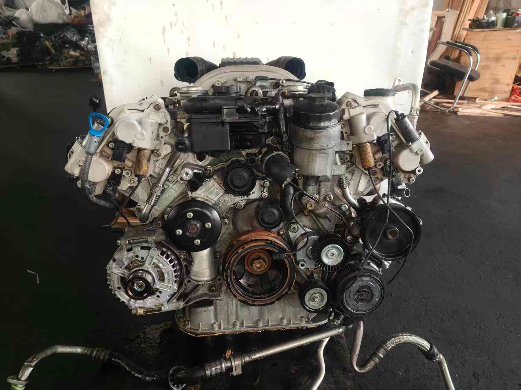 Mercedes Benz M156 engine side view
