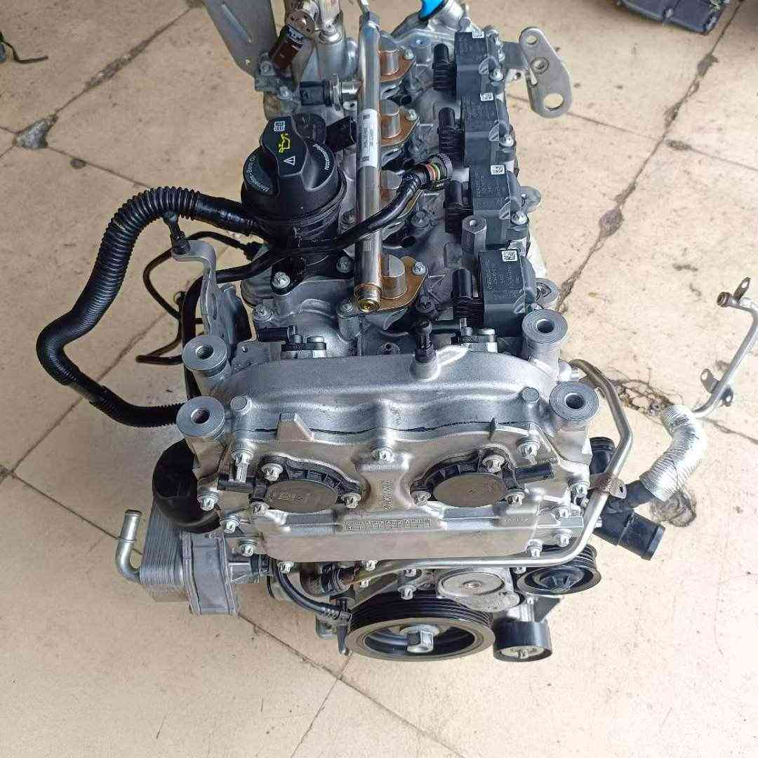 Mercedes Benz M260 engine side view