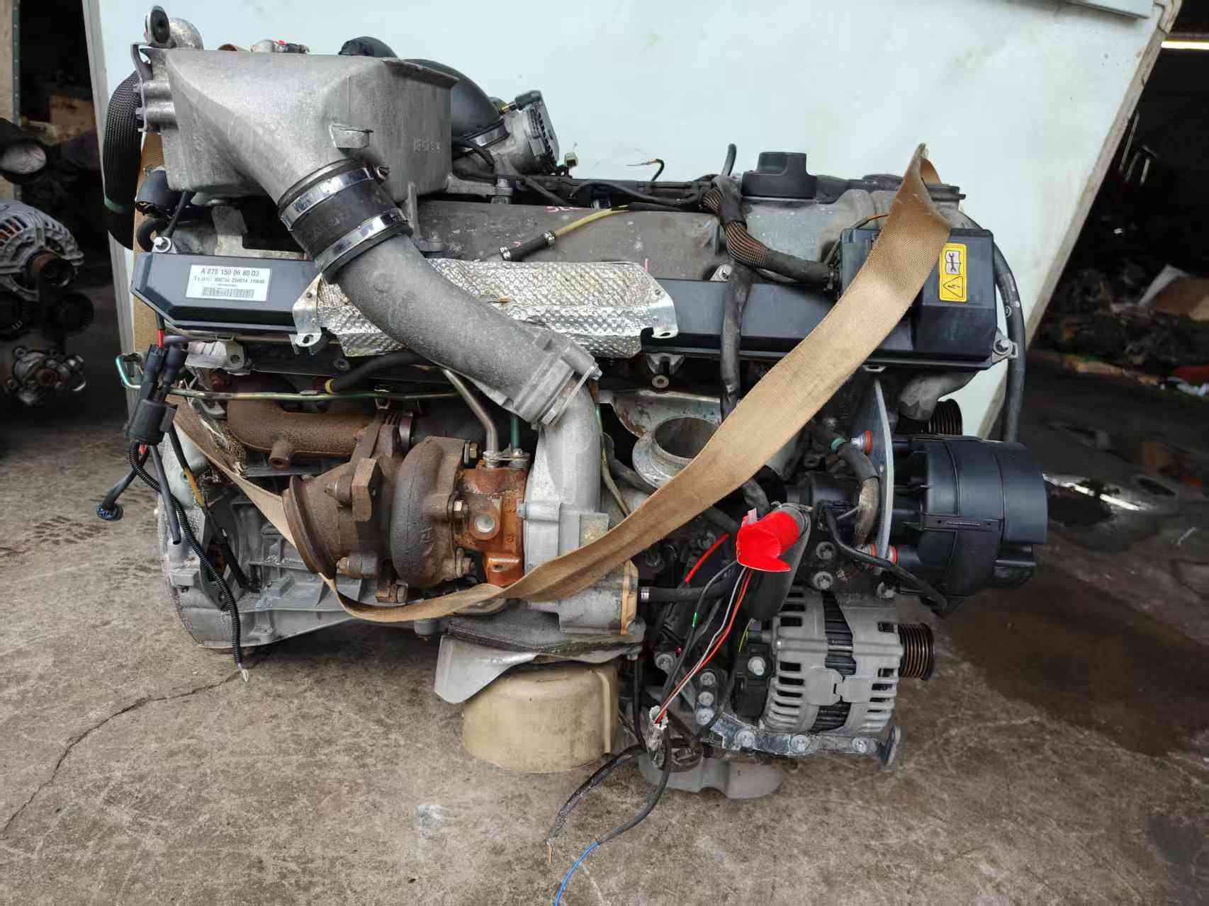 Used Mercedes Benz M275 engine assembly