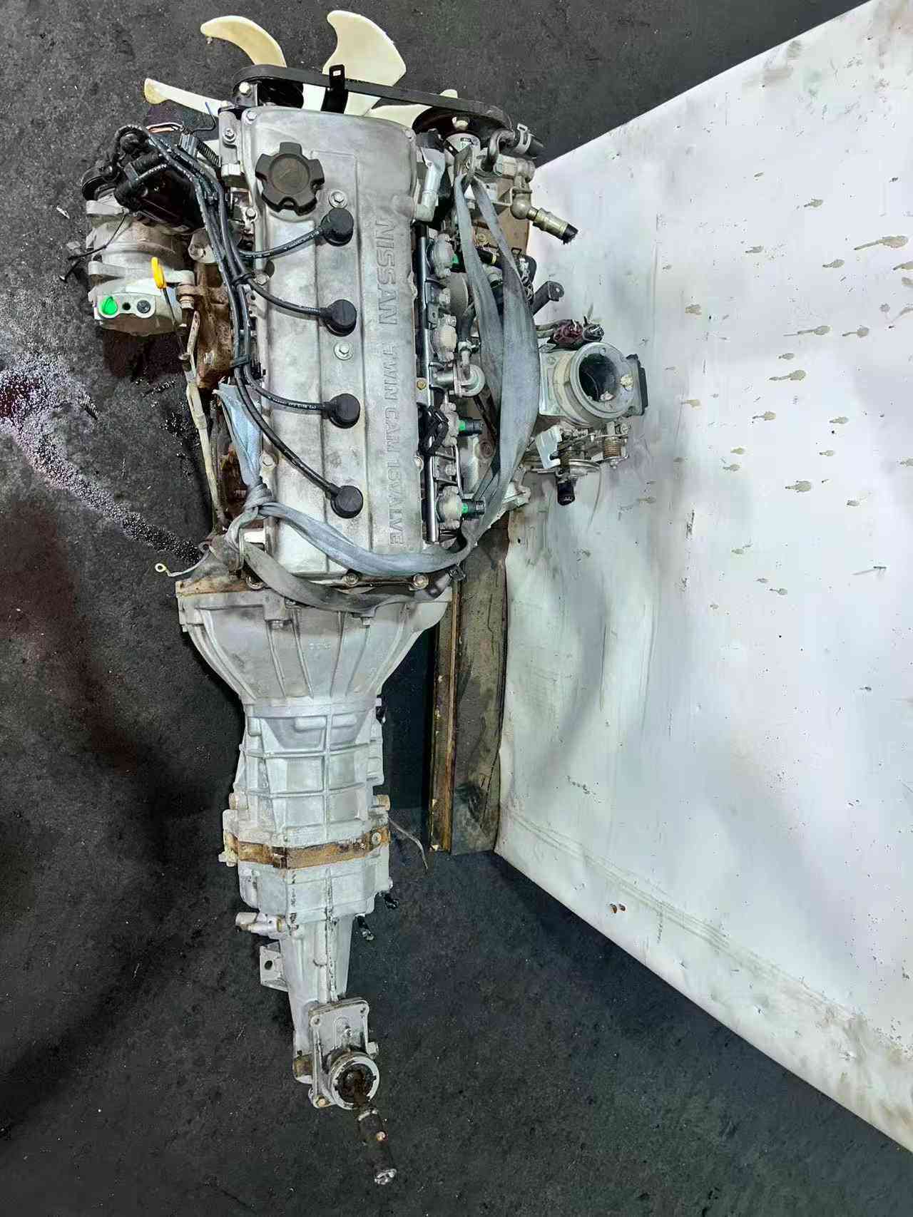 Nissan KA24 replacement engine for Nissan pickup vehicles