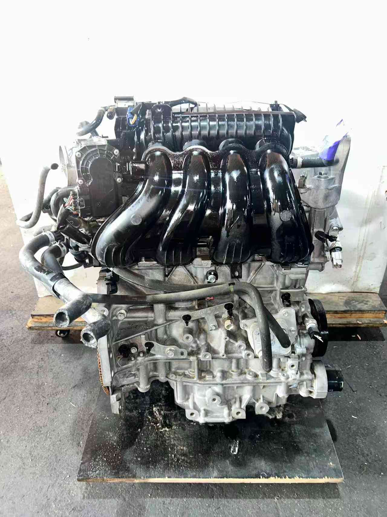 Nissan QR25 engine for sale front view
