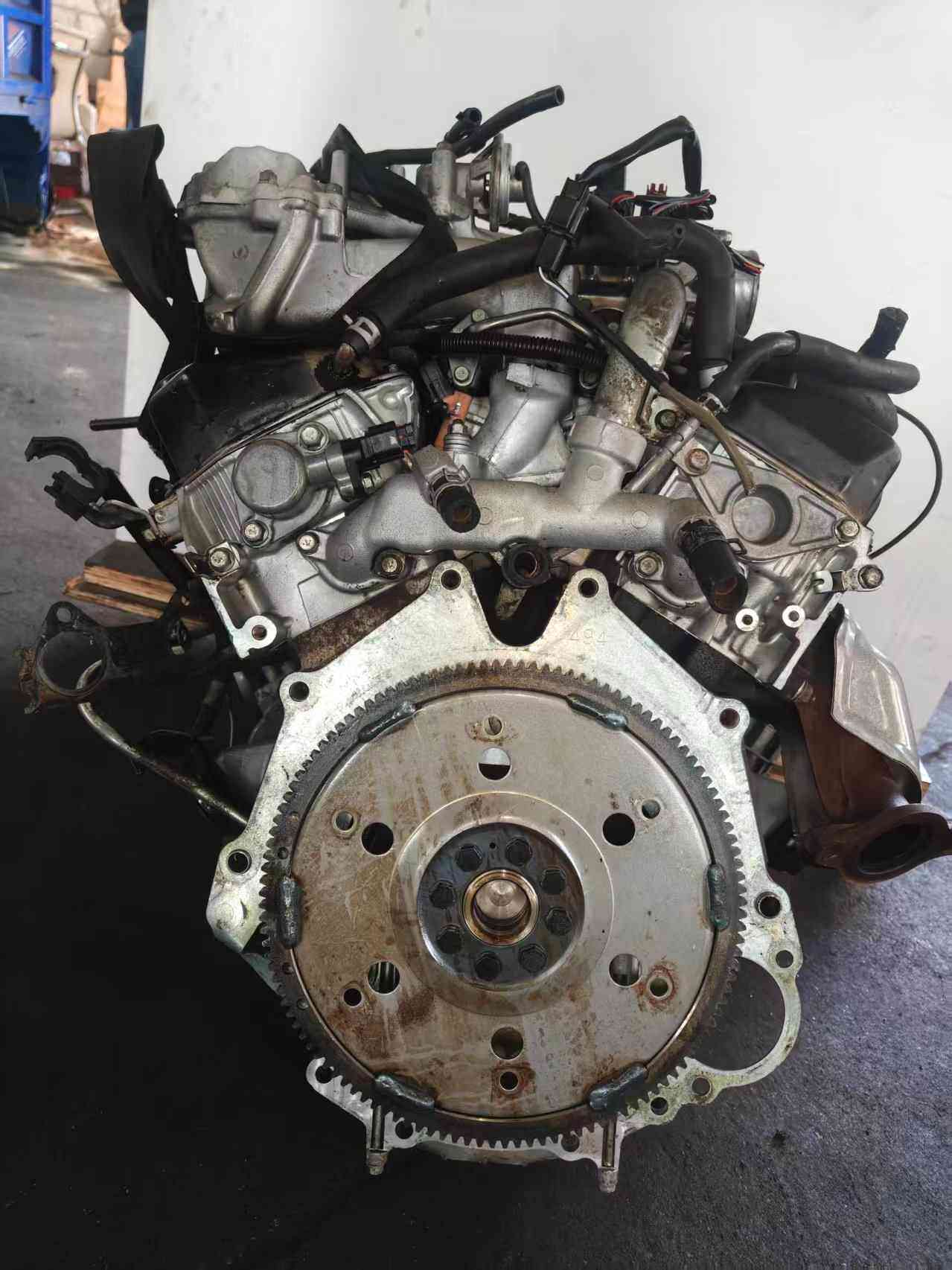 Mitsubishi 6G72 V6 engine complete assembly