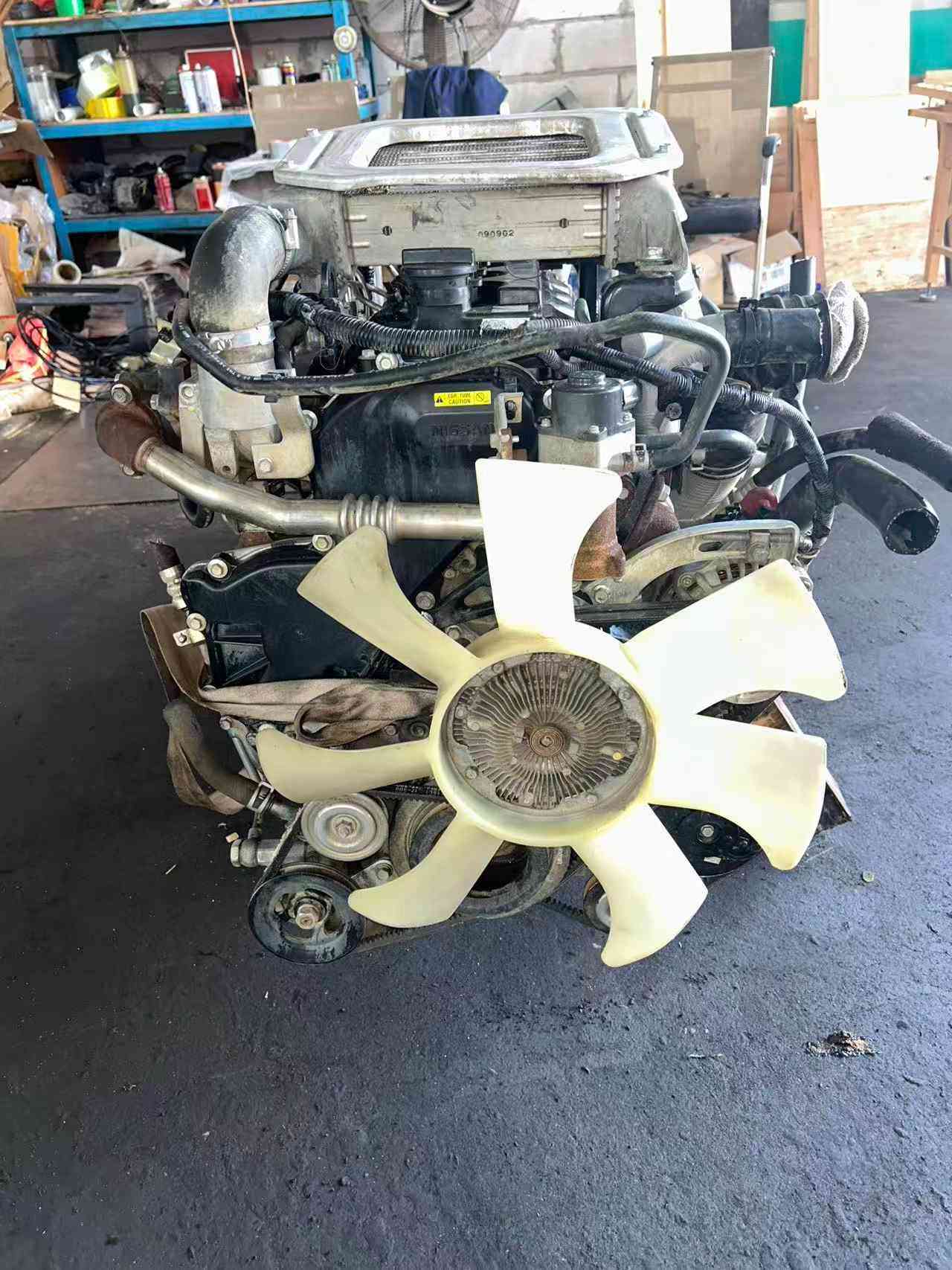 Nissan YD25 engine fuel system and component detail