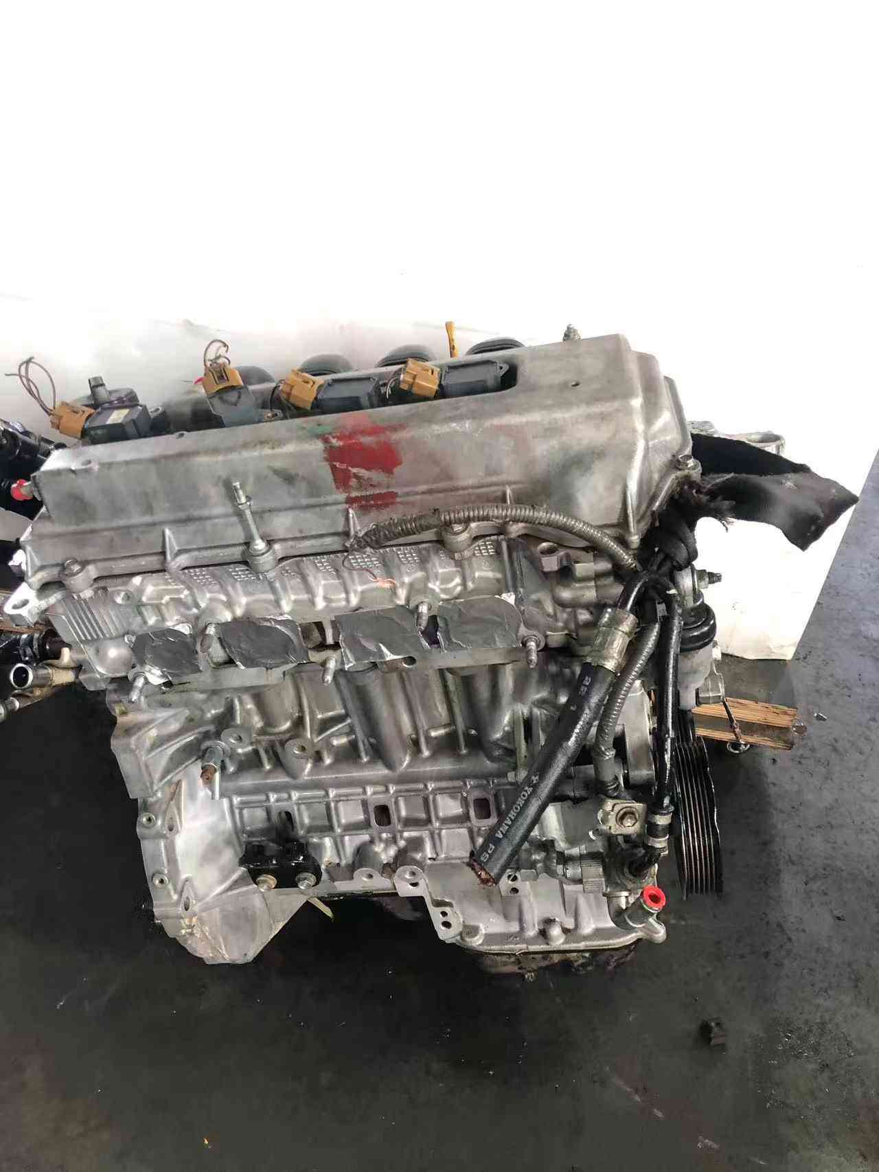 Toyota 1ZZ-FE engine components and mechanical details