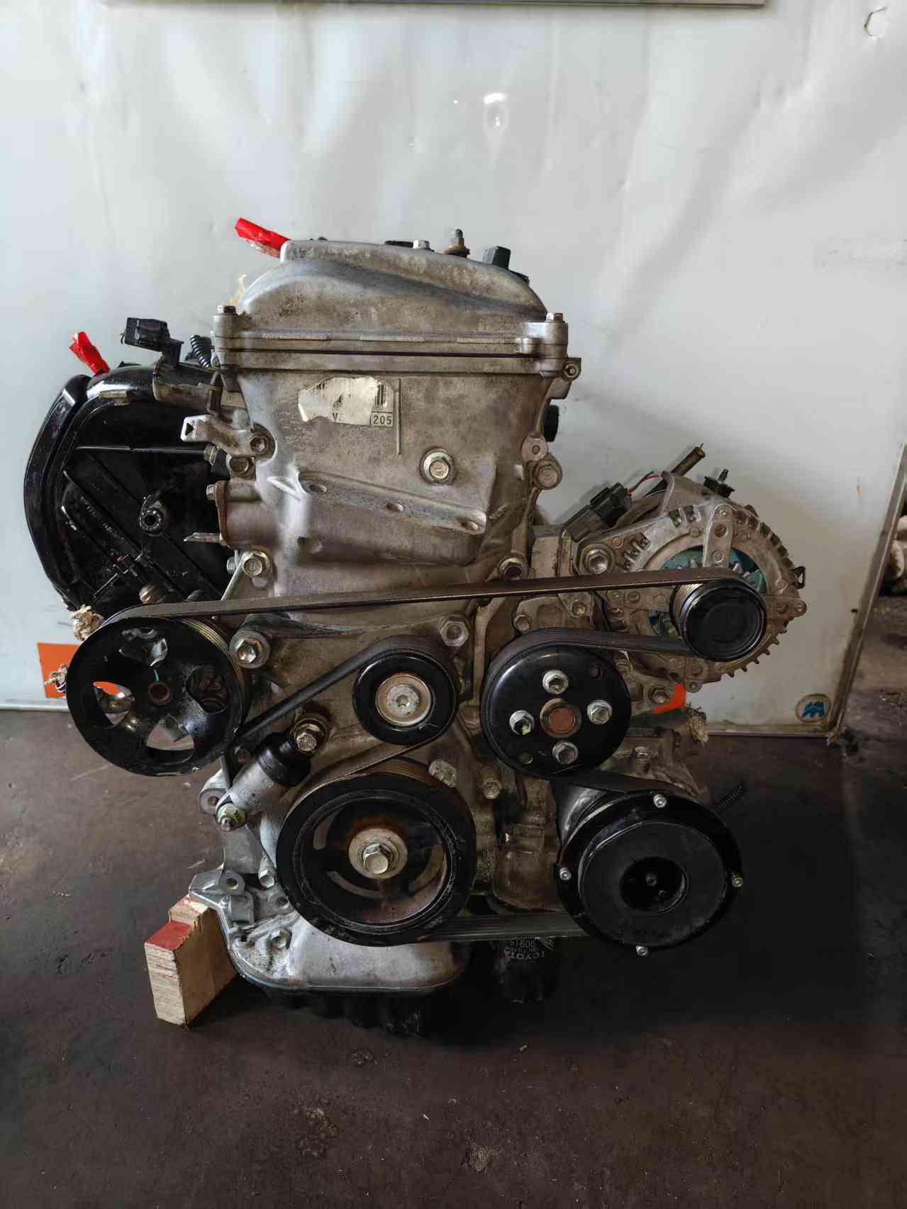 Used Toyota 2AZ-FE engine assembly for replacement