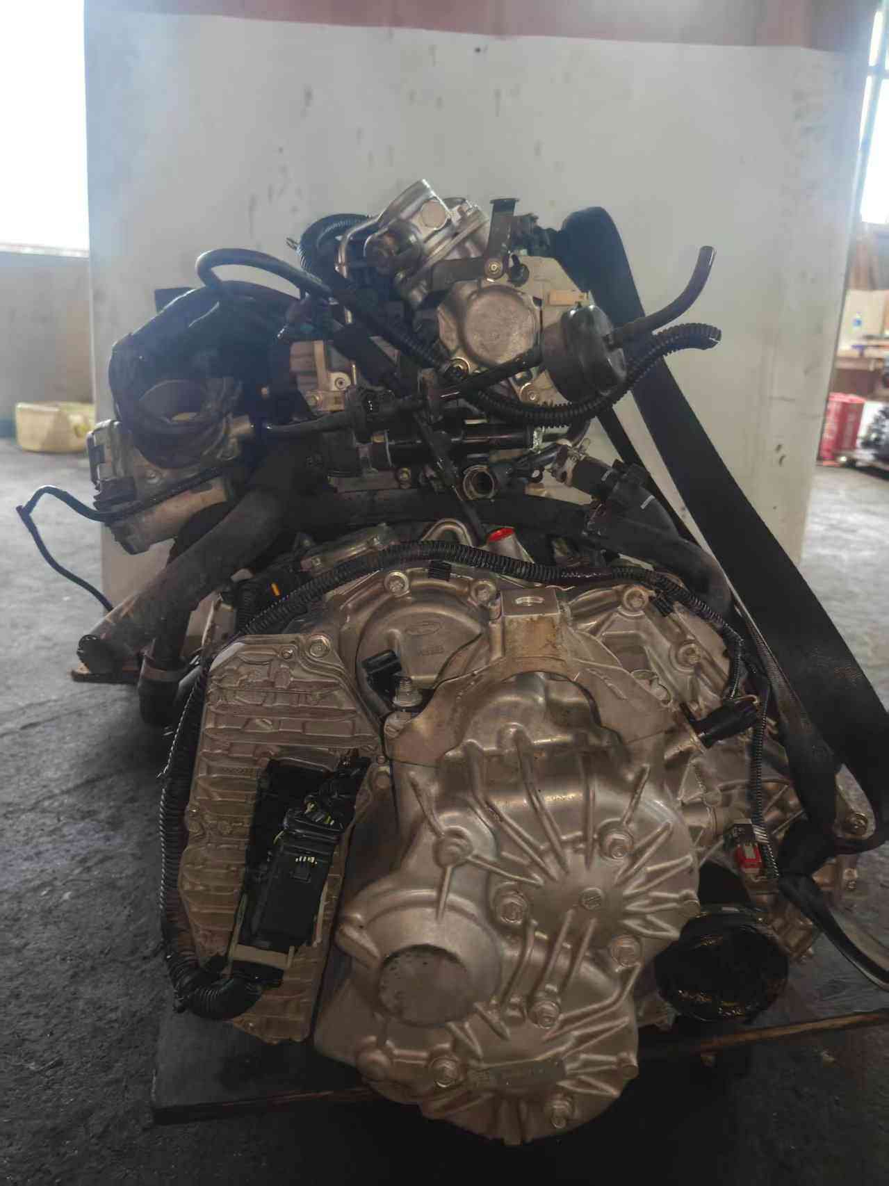 Ford 2.0 Duratec engine flywheel side with transmission bell housing