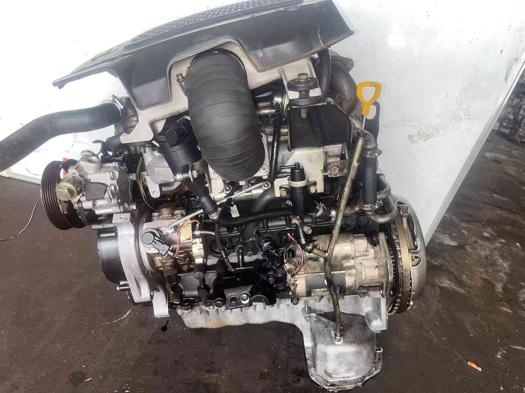 Great Wall GW2.5TCI Diesel Engine Assembly - Top Cylinder Cover View