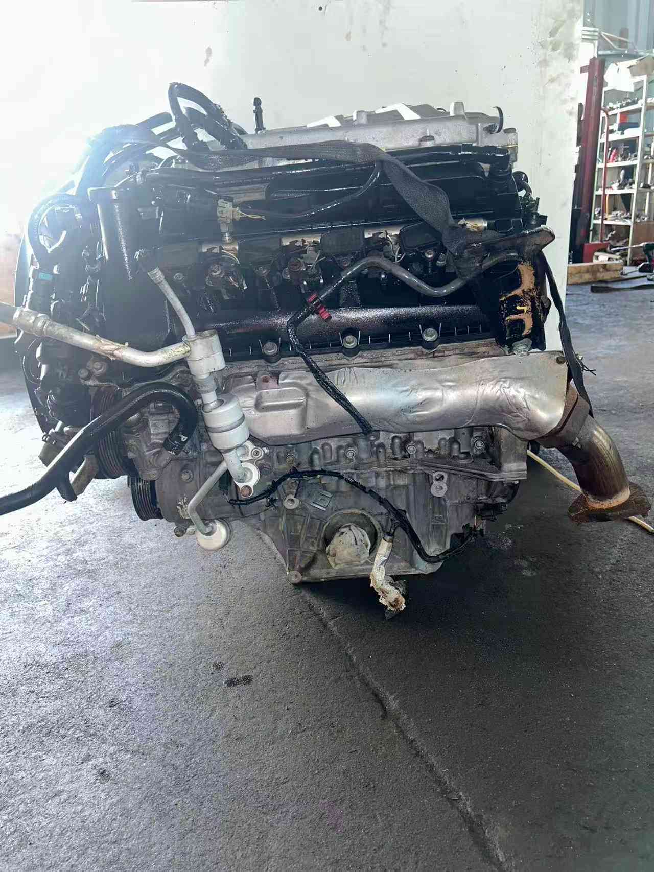 Land Rover 508PS 5.0L Supercharged V8 engine assembly
