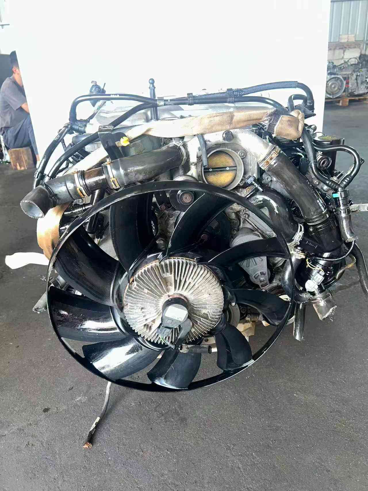Genuine Range Rover 5.0L 508PS V8 petrol engine