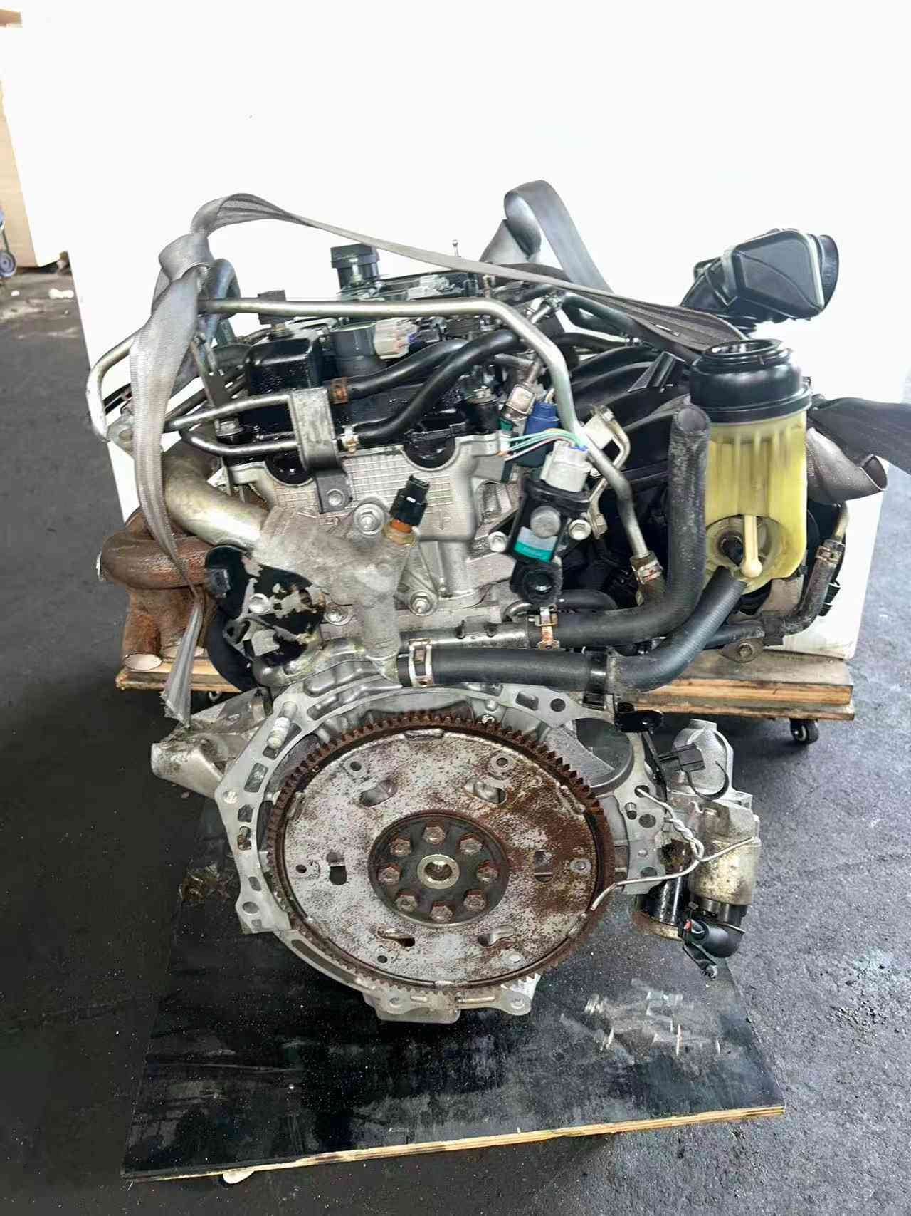 Used Suzuki J24B engine assembly for aftermarket replacement projects