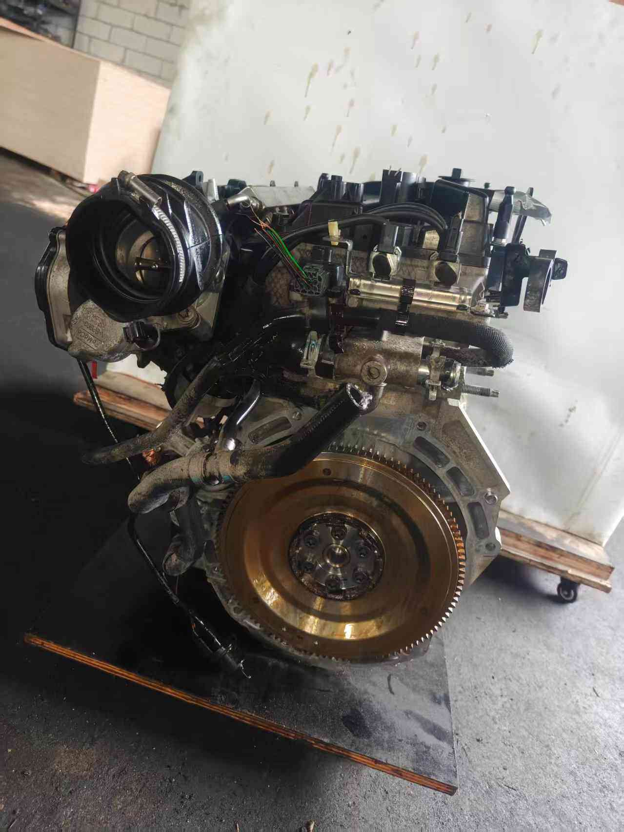 Used Volvo B4204S3 engine assembly