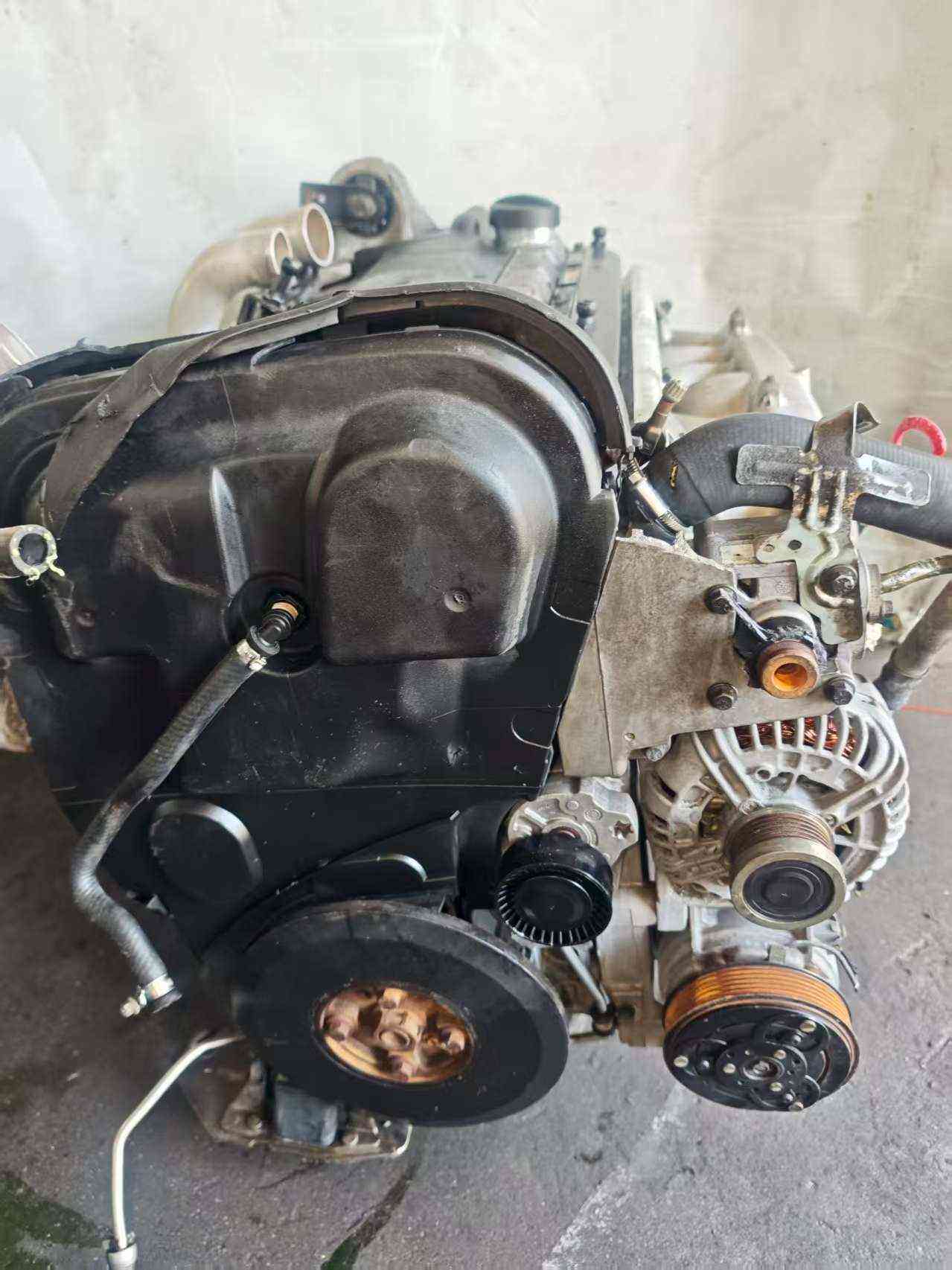 Volvo B6294T engine side view inspection
