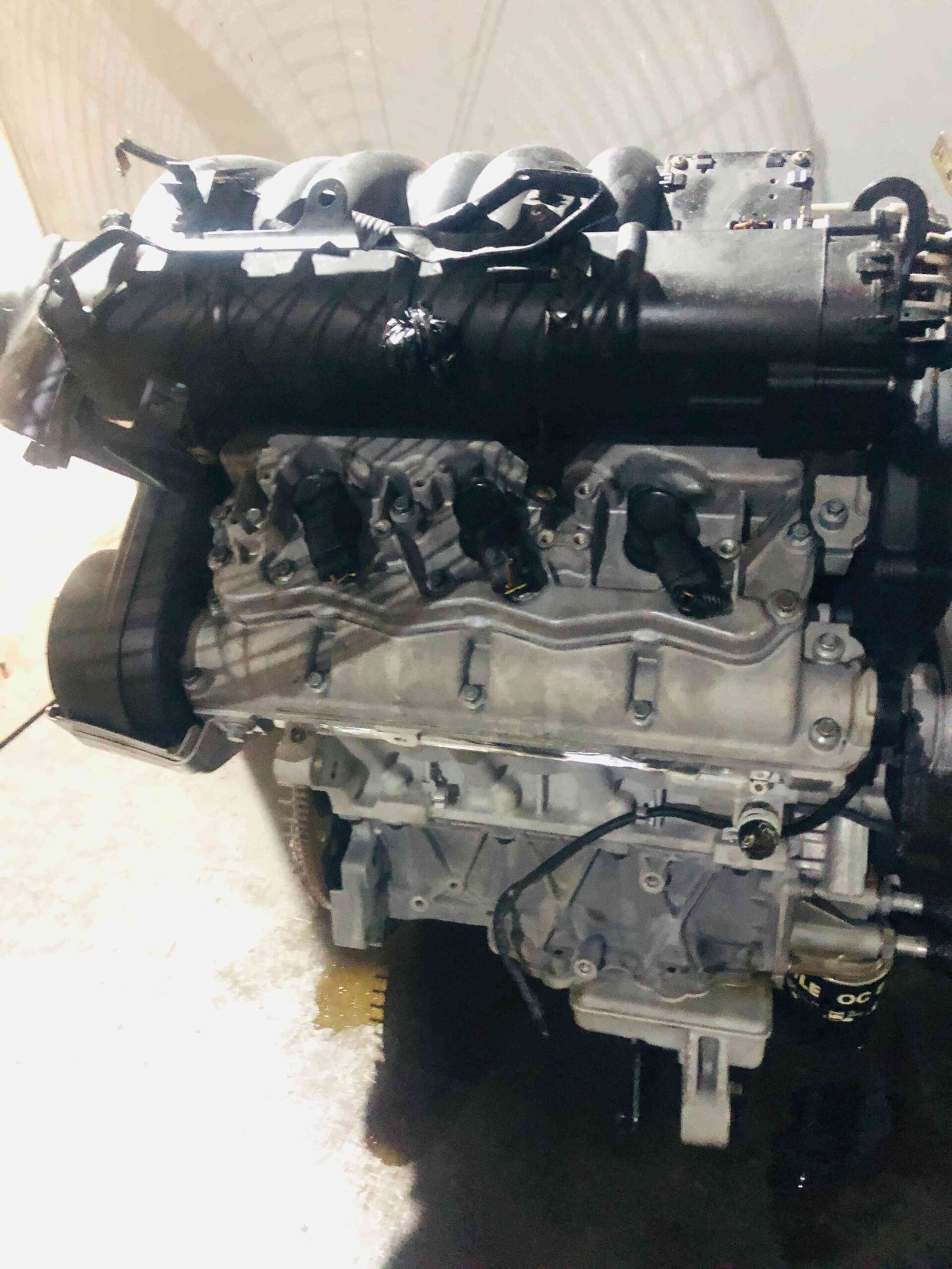 Exploring the unique V6 geometry and block design of the MG ZT 25K4F motor.
