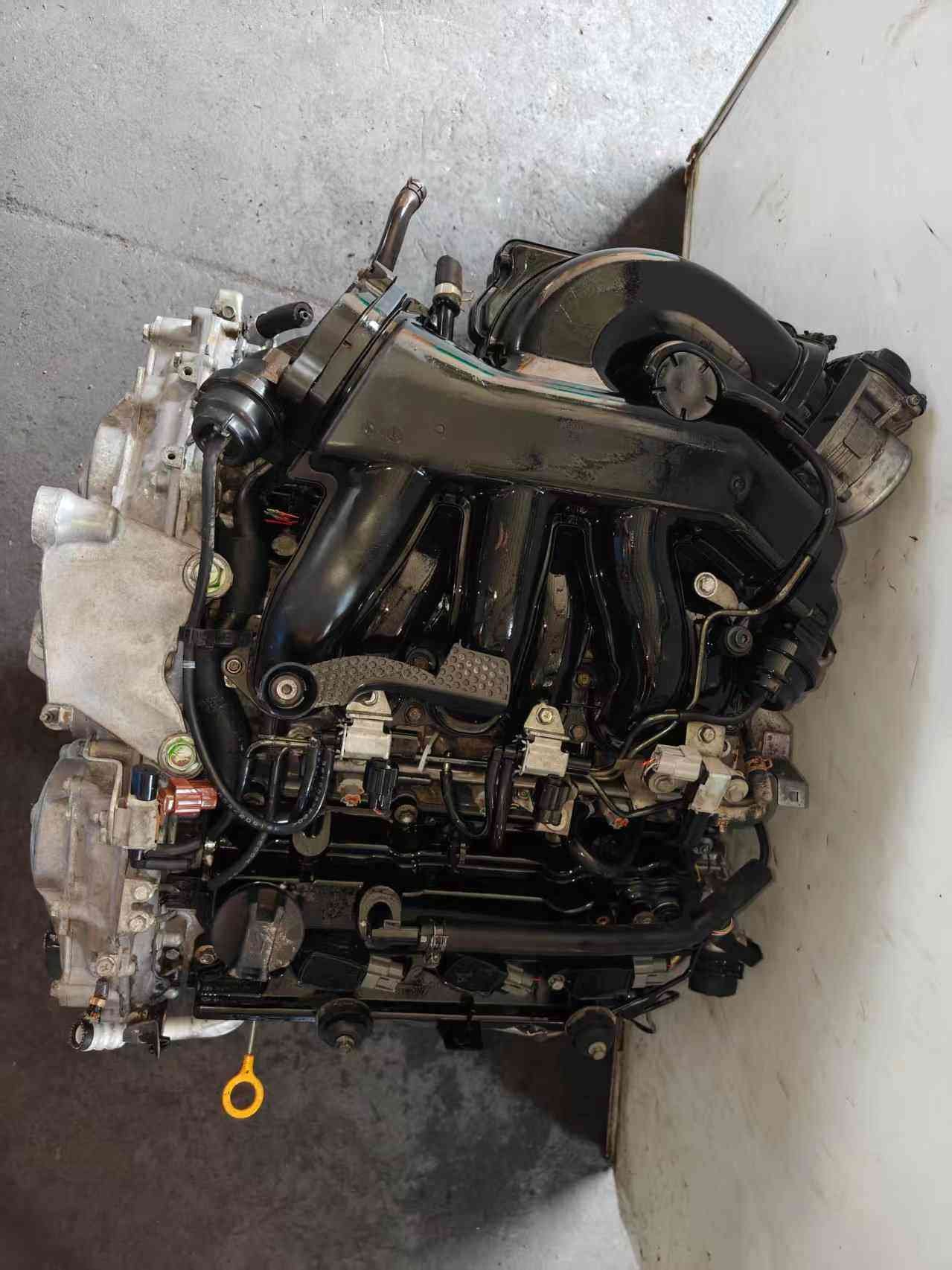 Nissan VQ35DE automotive engine shown for B2B replacement applications