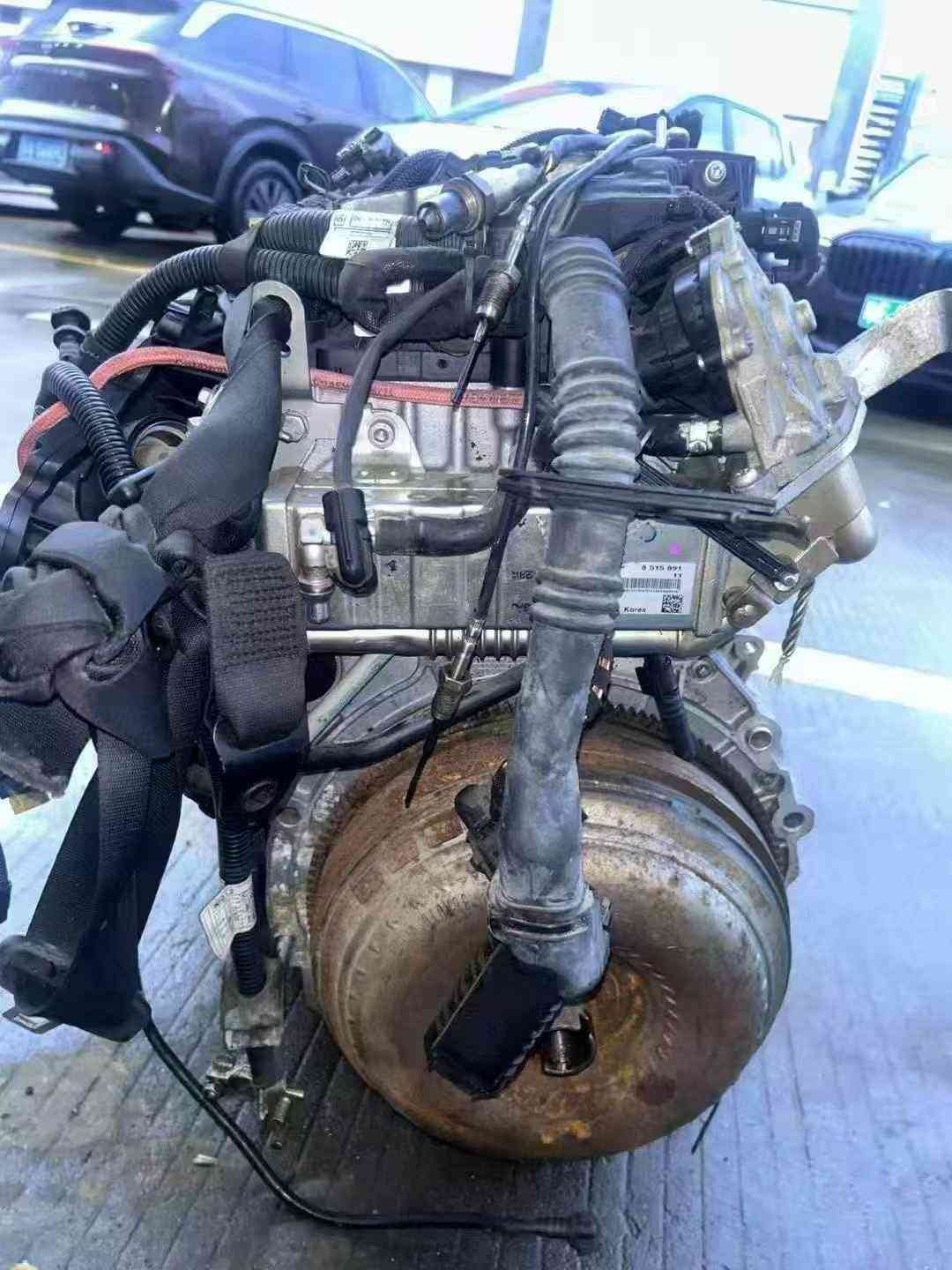 BMW B37C15A complete used engine assembly, product photo