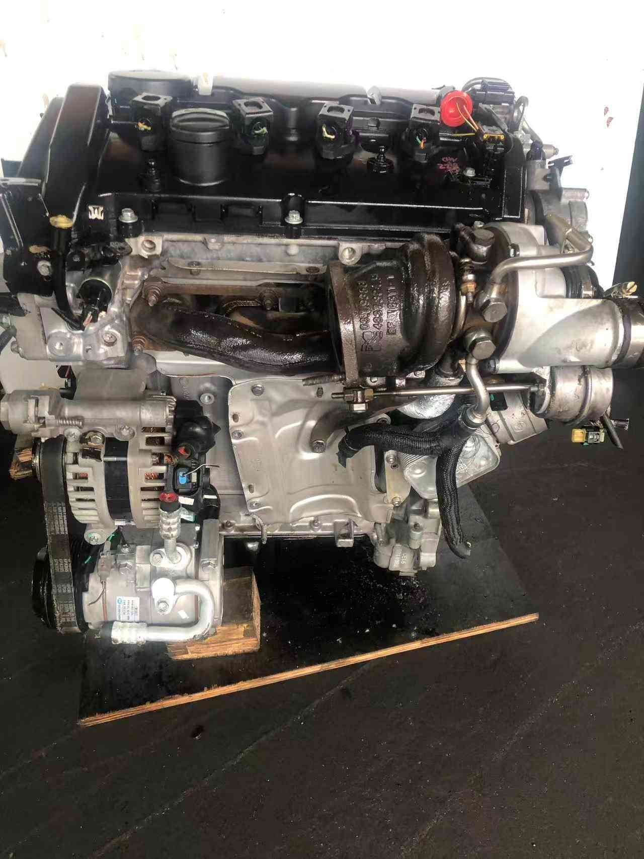BMW N18B16A complete used engine assembly, product photo