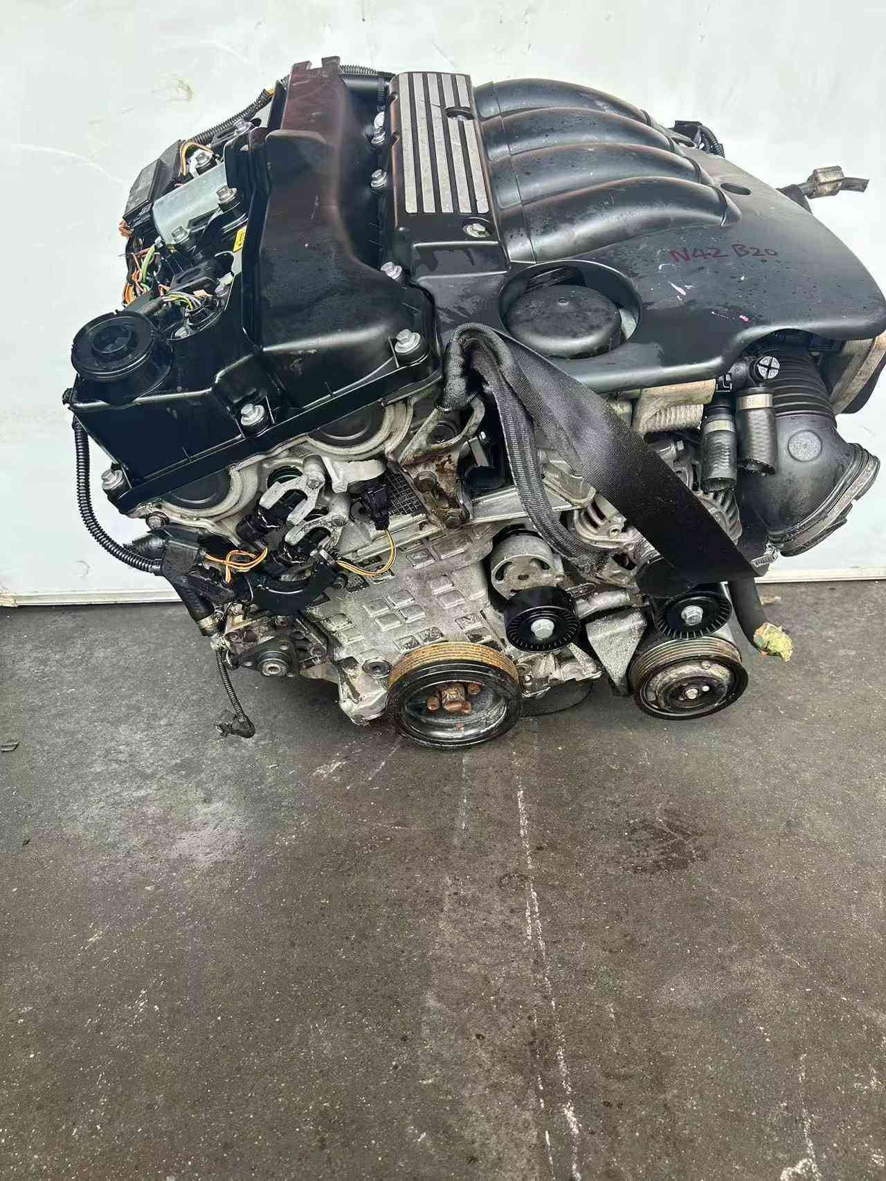 BMW N42 complete used engine assembly, product photo