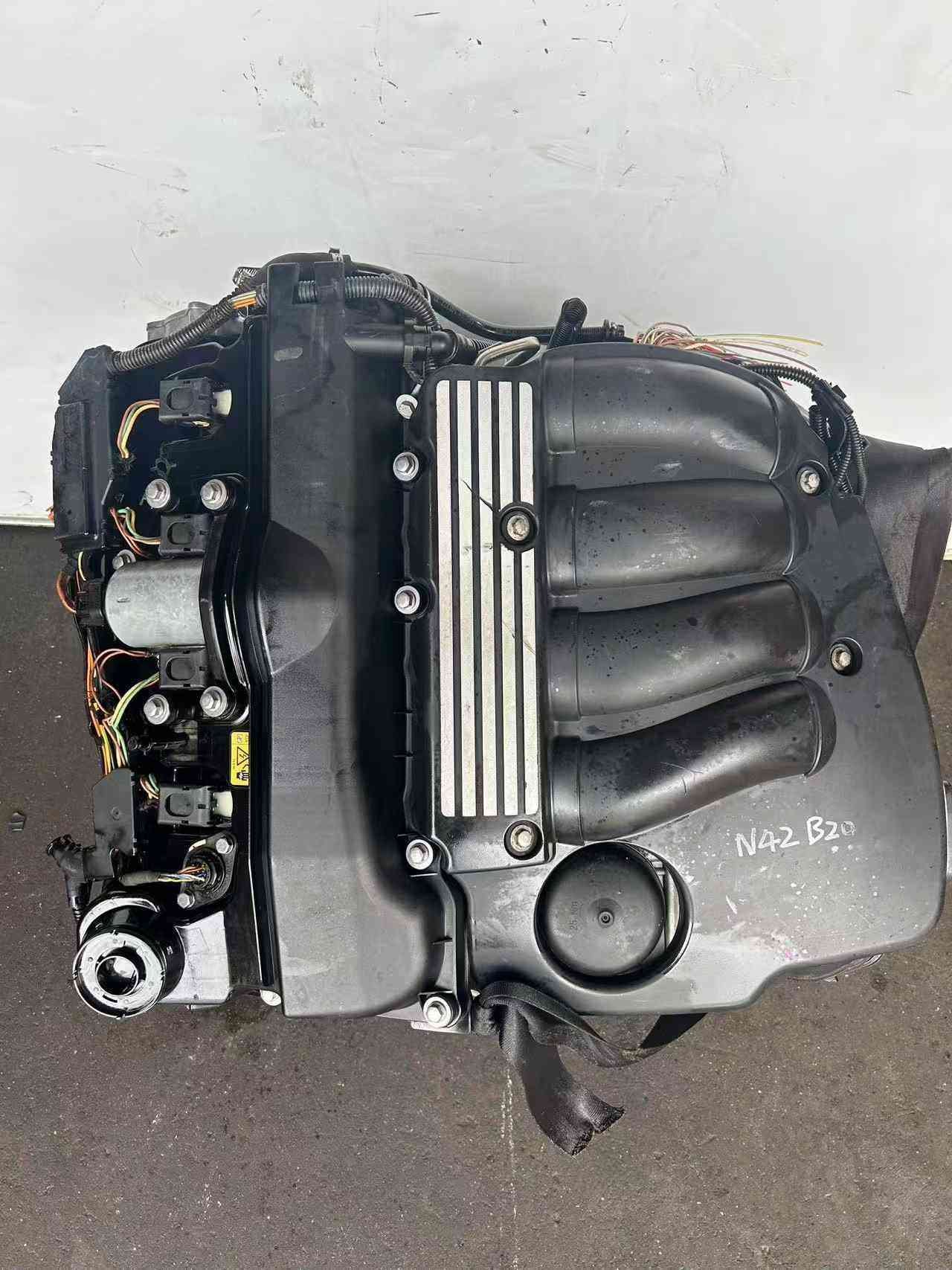 BMW N42 complete used engine assembly, product photo