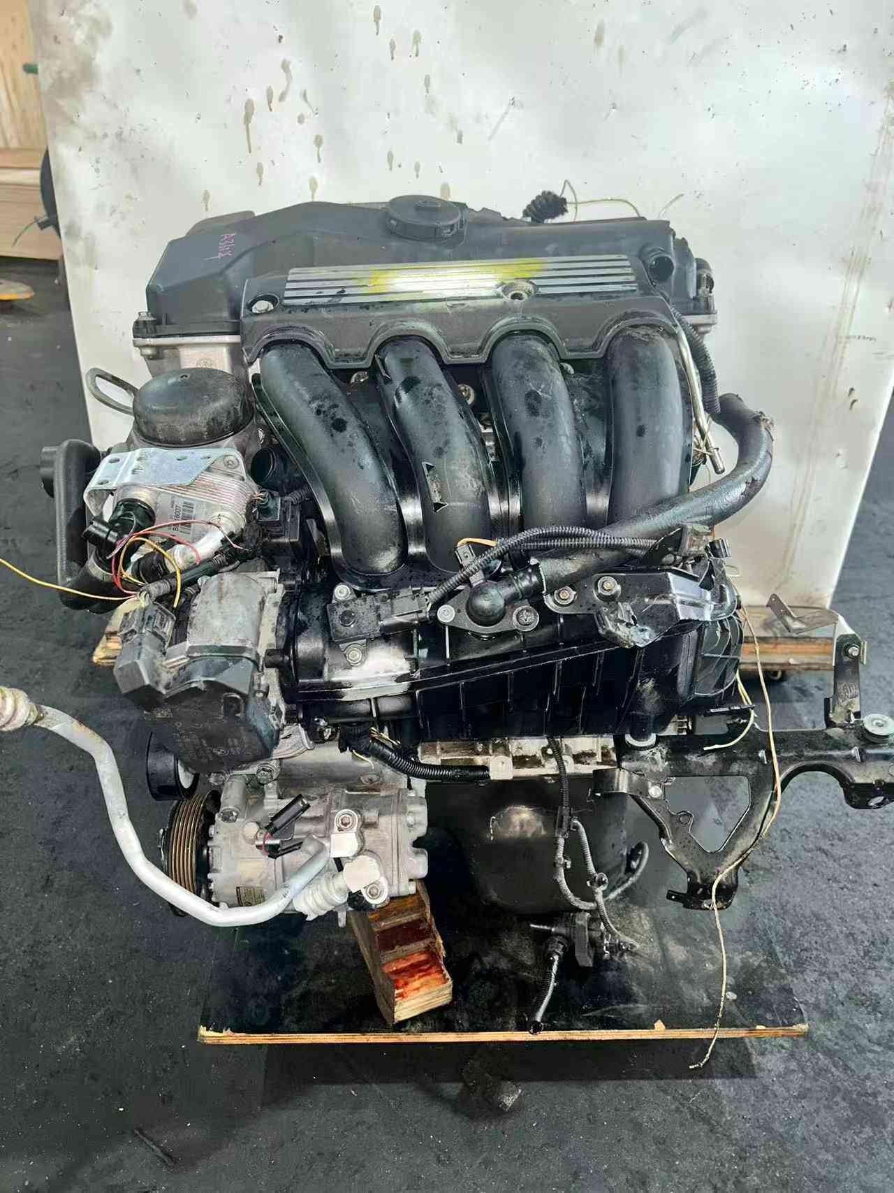 BMW N46 complete used engine assembly, product photo