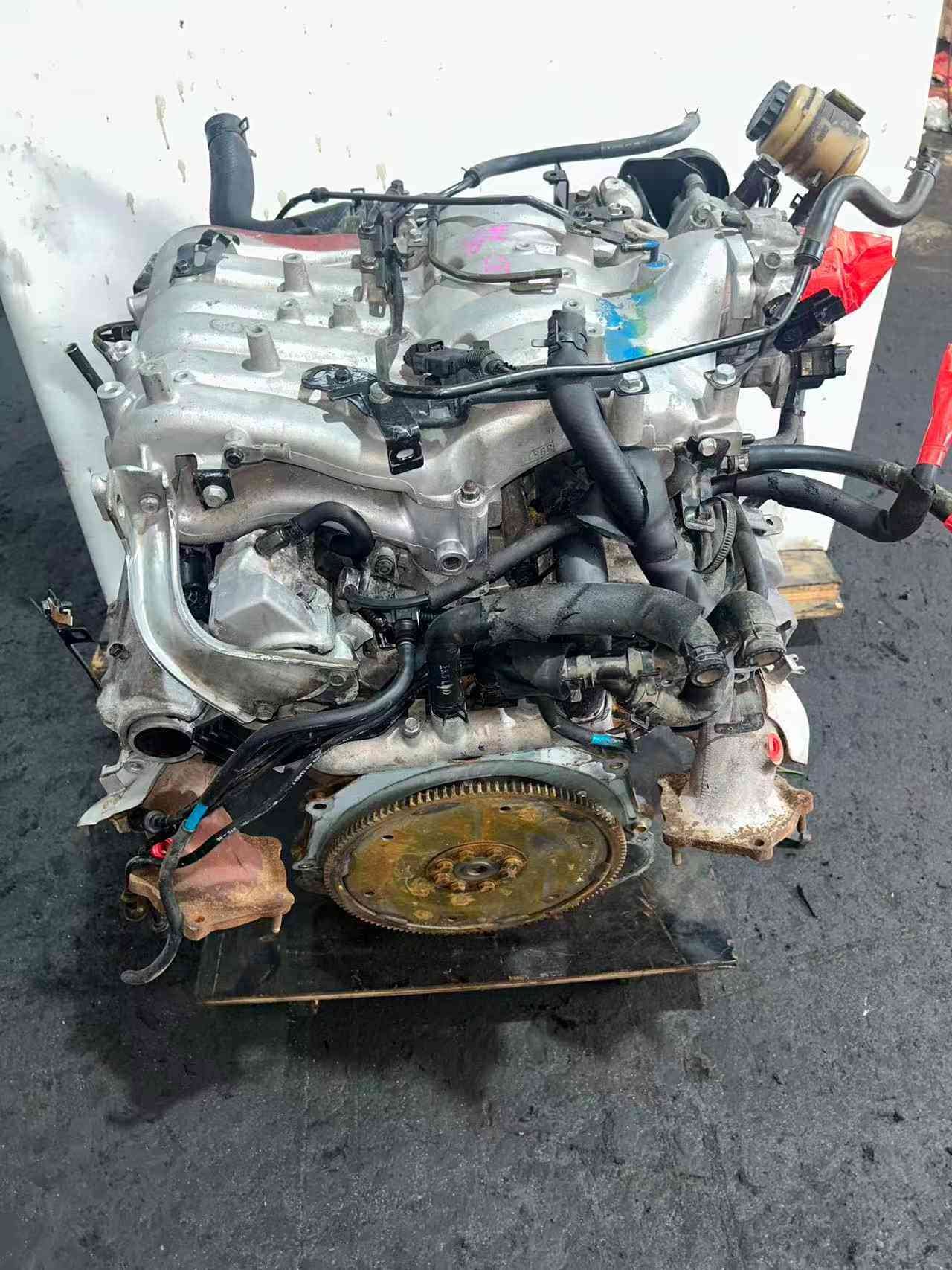 Hyundai Kia G6CU used V6 engine rear view with flywheel and intake manifold
