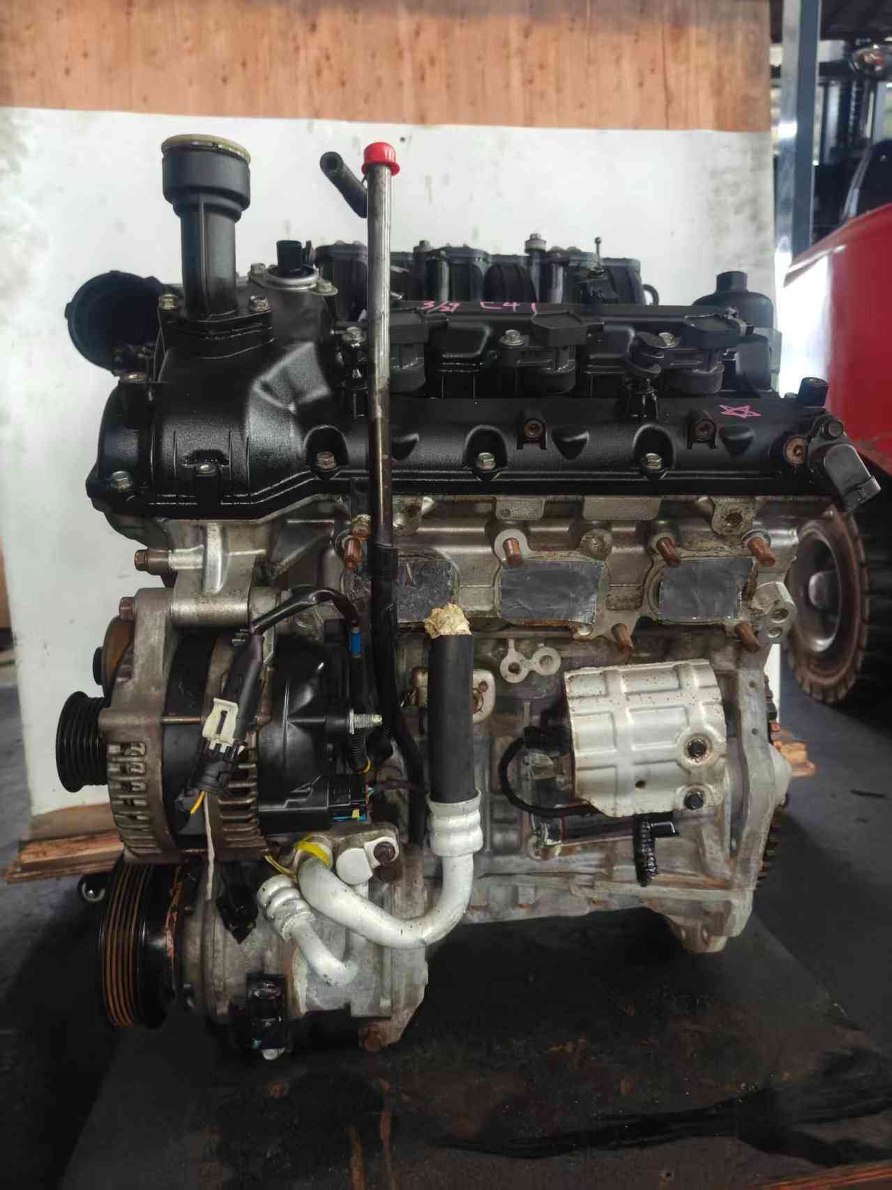 Hyundai Kia G6DA used V6 engine cylinder head side with valve cover and accessories