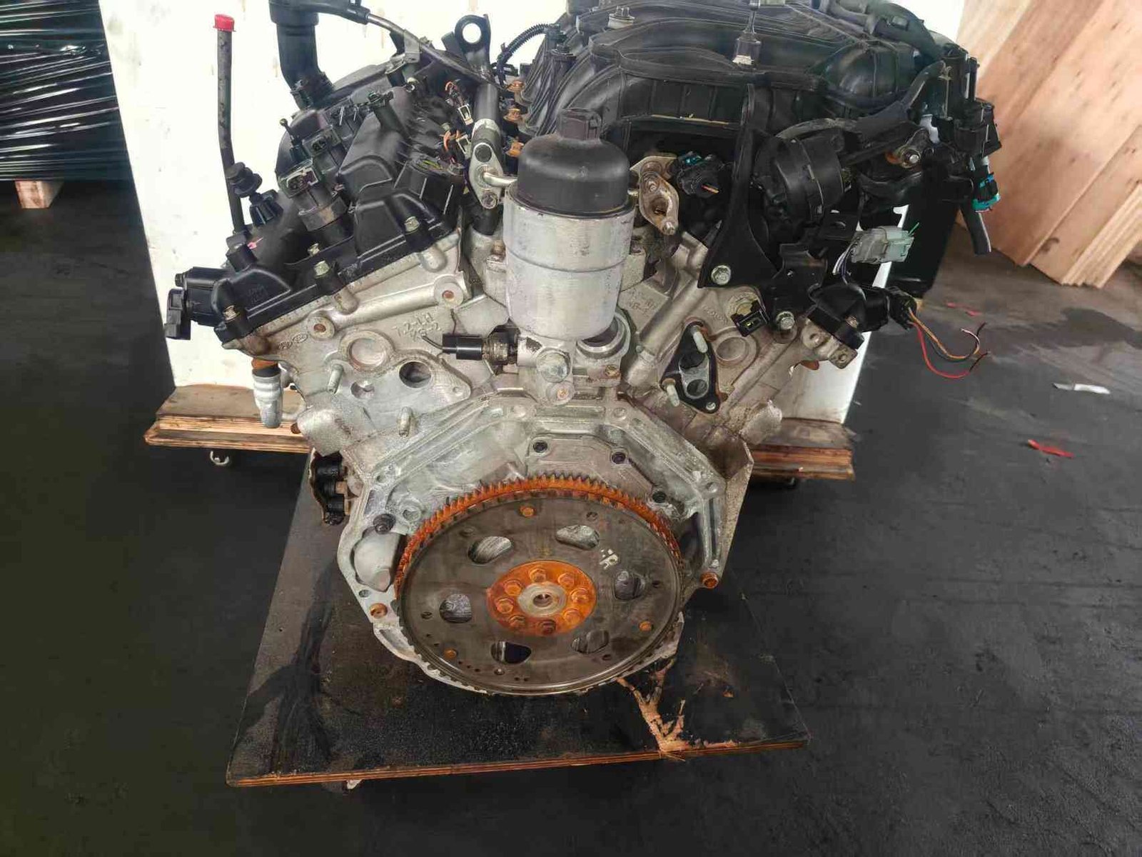 Hyundai Kia G6DA used V6 engine rear view with flywheel and intake assembly