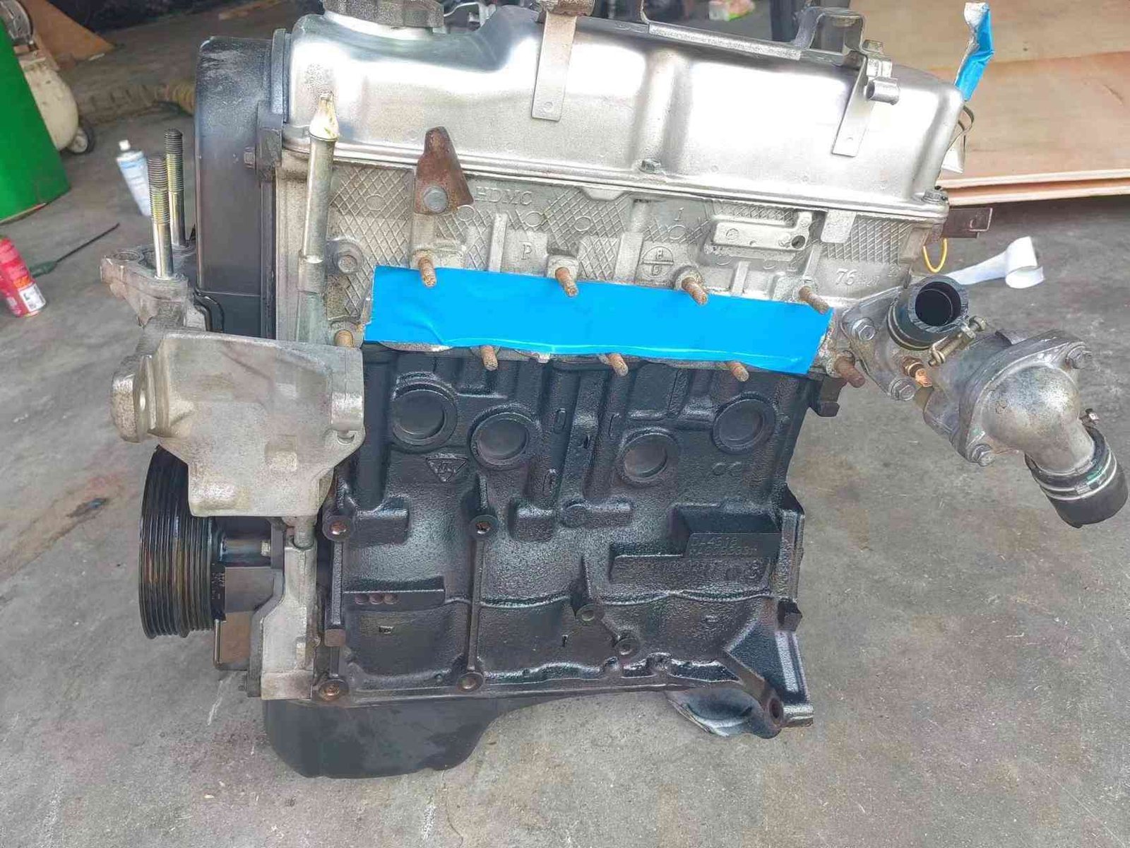 Side view of the Mitsubishi 4G18 engine and component layout